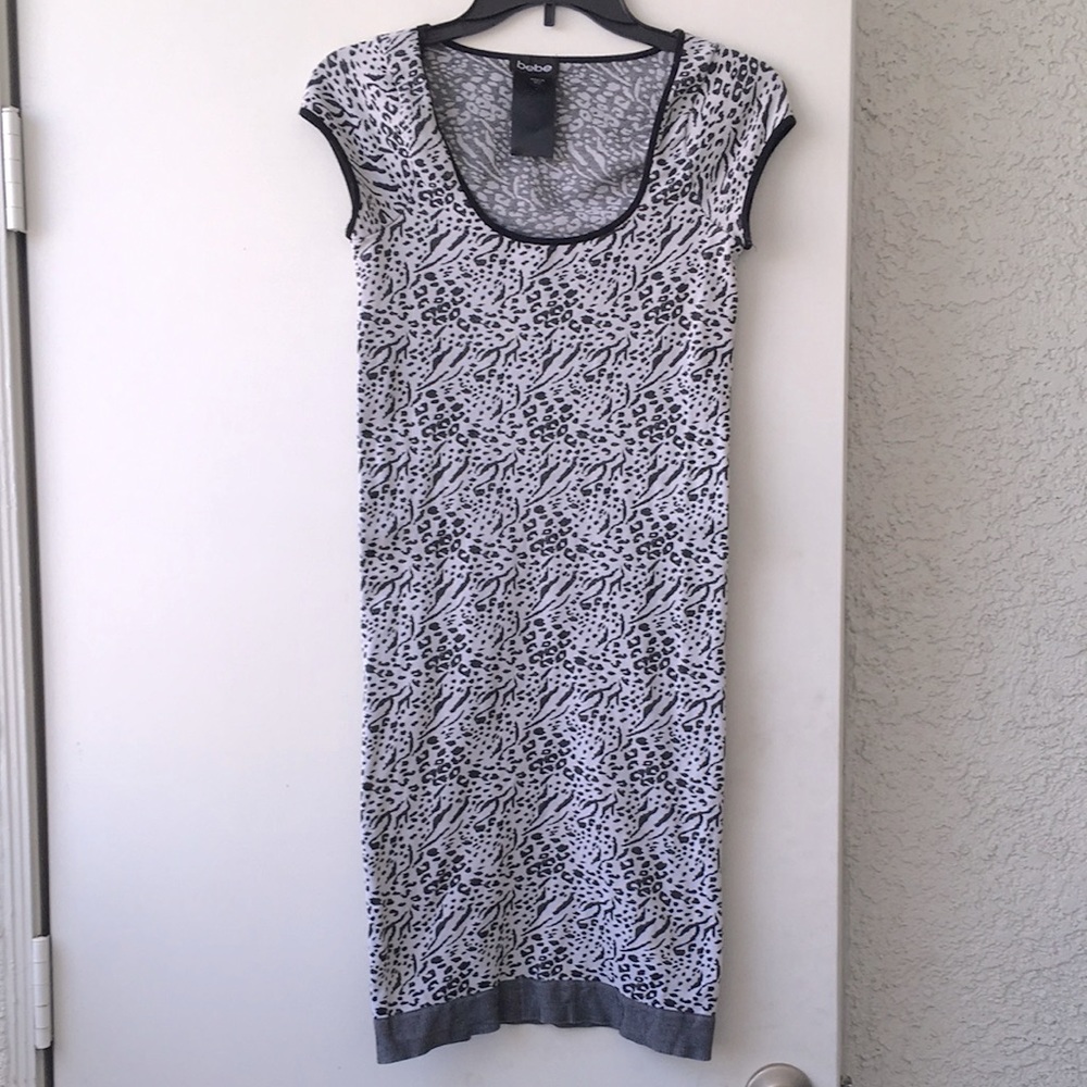 Bebe Snow Leopard Bodycon Dress M/L Short Sleeve